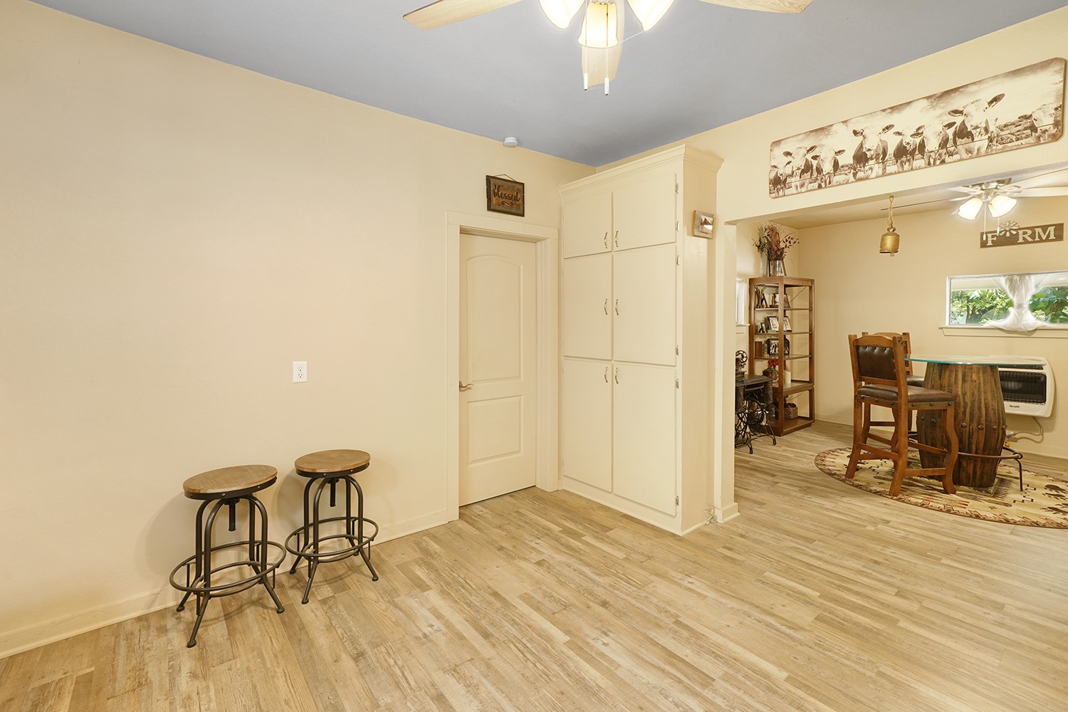 207 N Oneil Street Alvord TX 76225