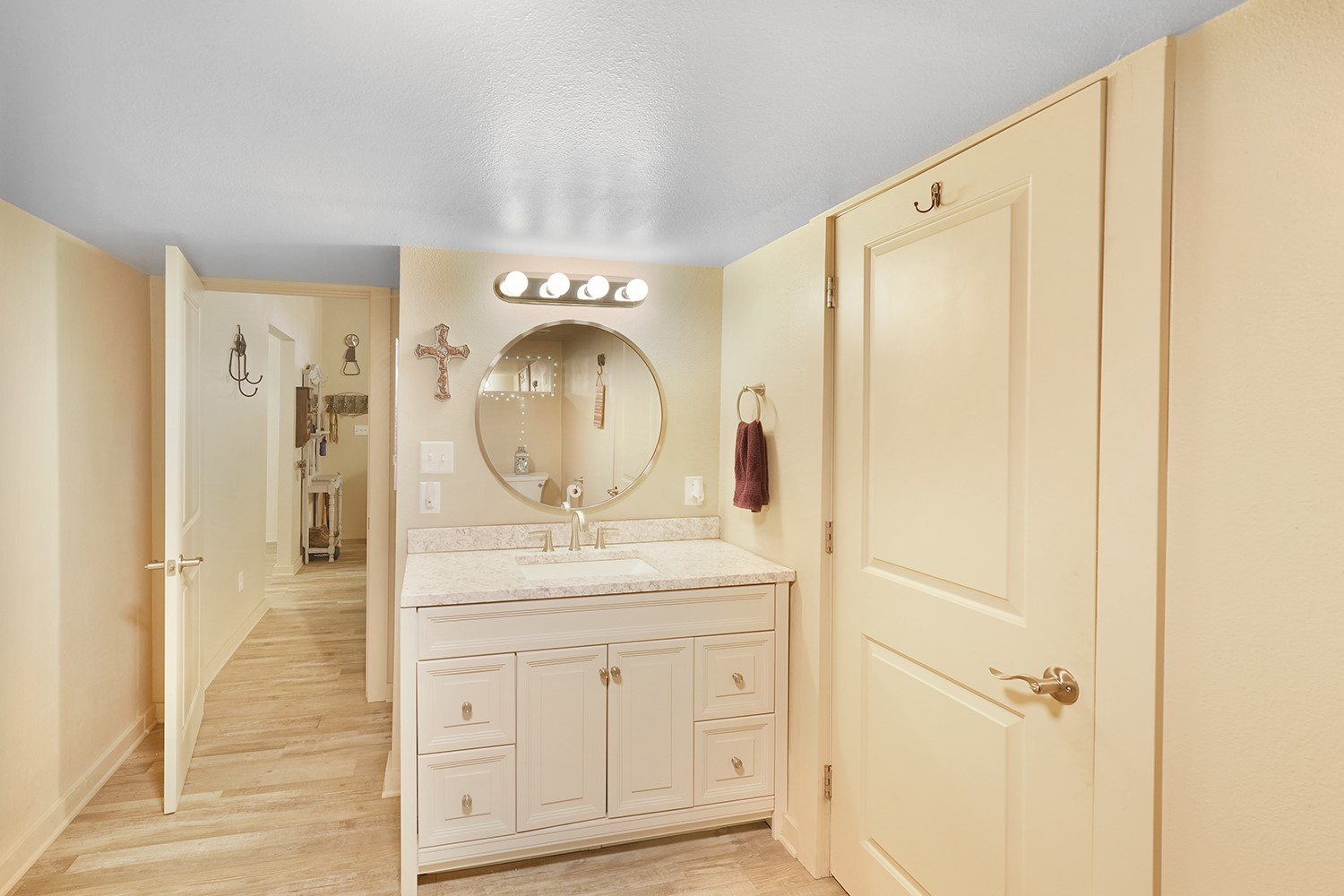 207 N Oneil Street Alvord TX 76225