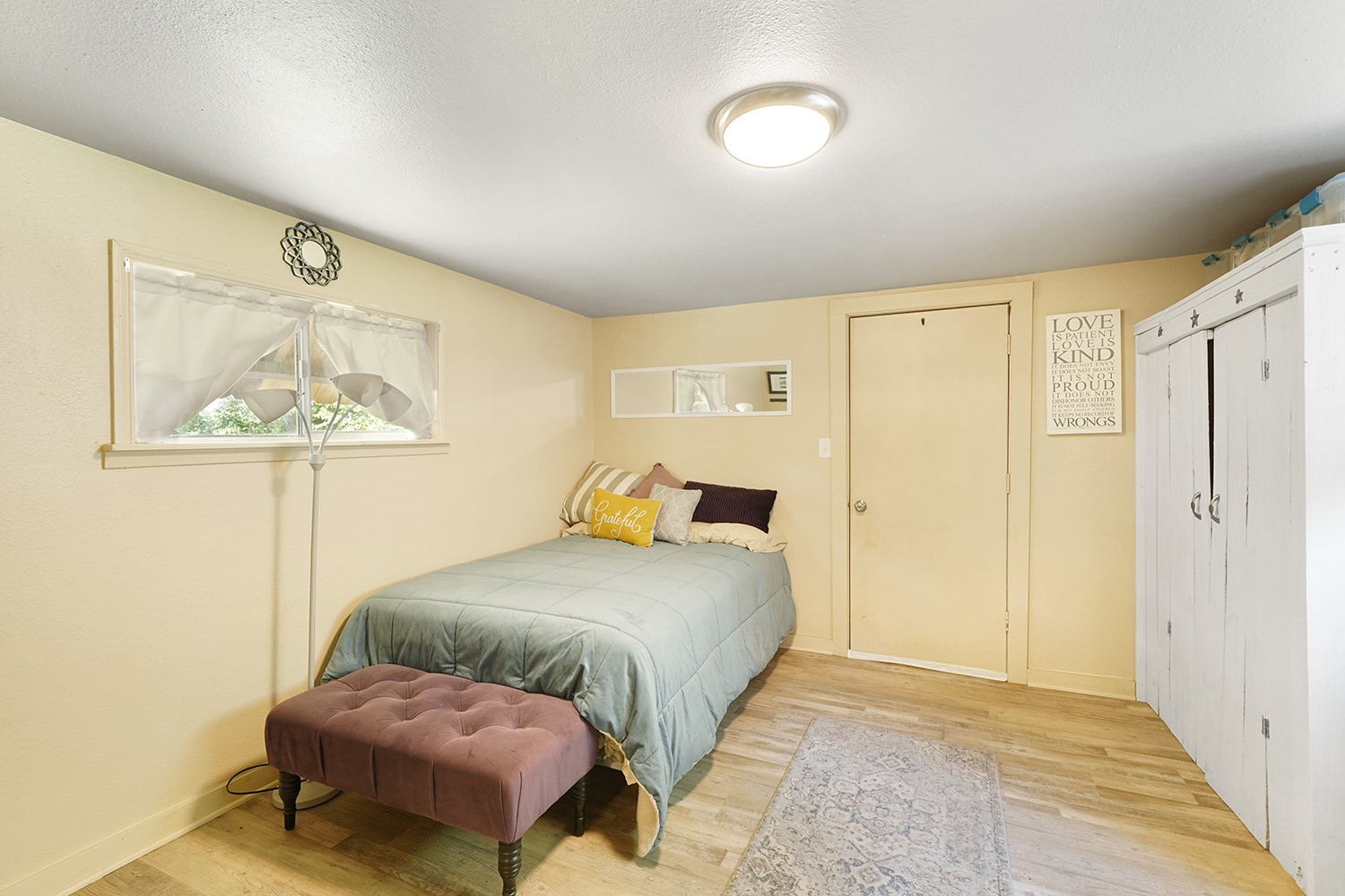 207 N Oneil Street Alvord TX 76225