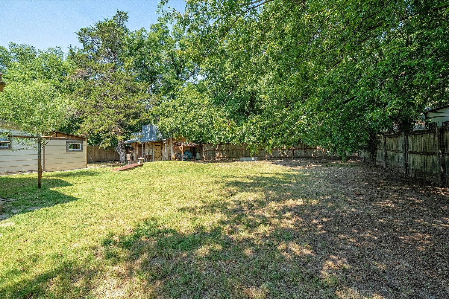 207 N Oneil Street Alvord TX 76225