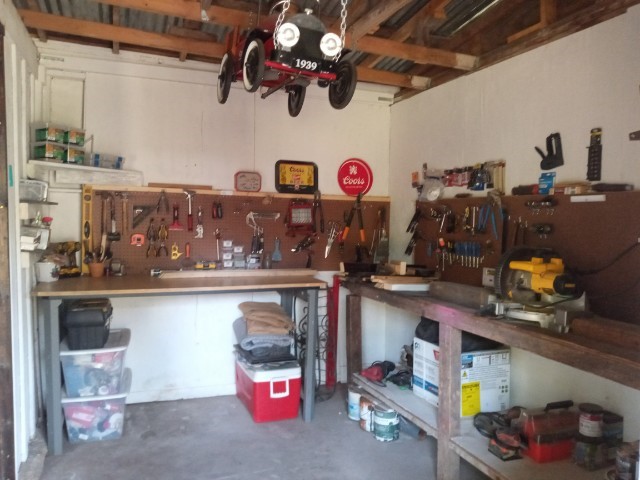 207 N Oneil Street Alvord TX 76225