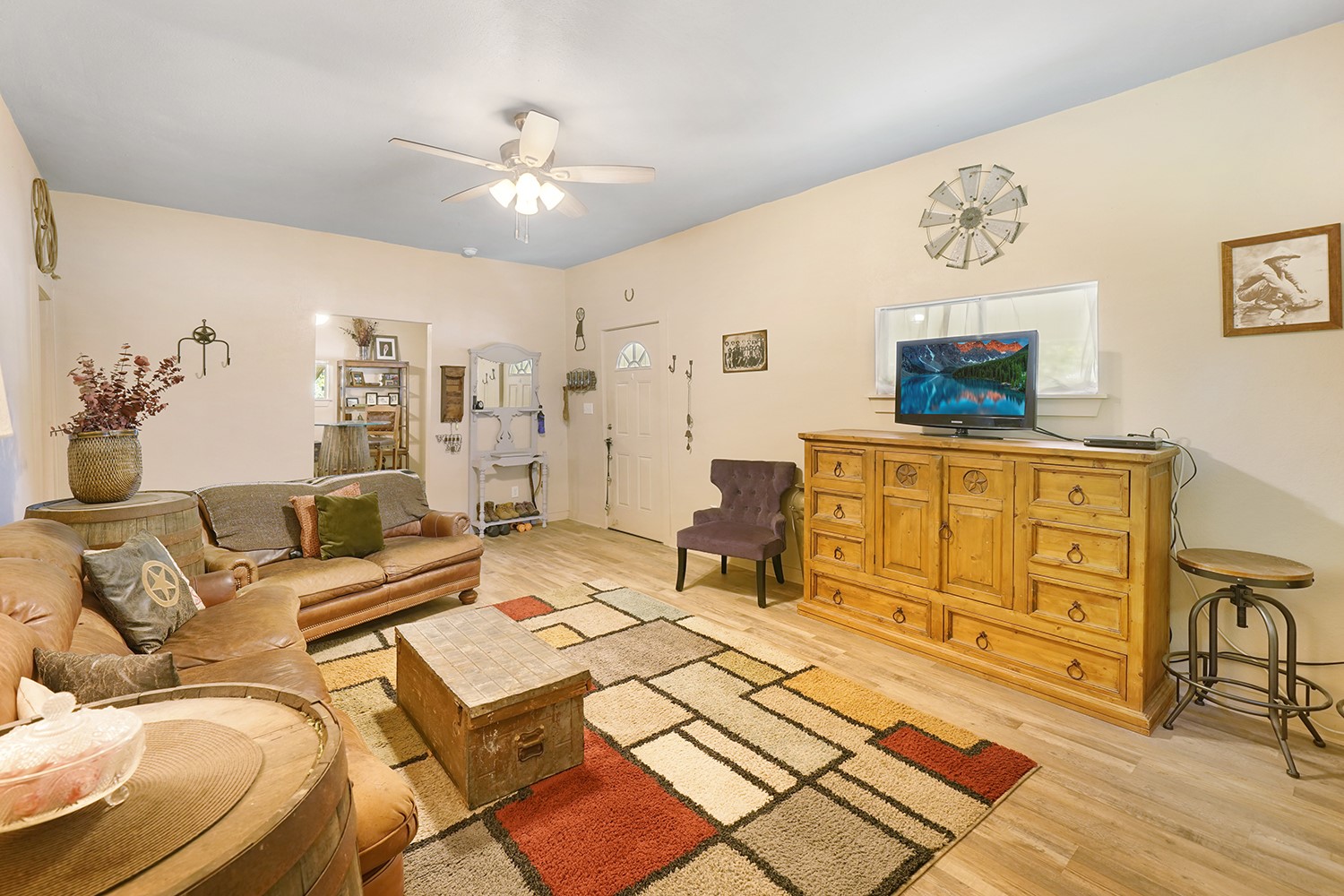 207 N Oneil Street Alvord TX 76225