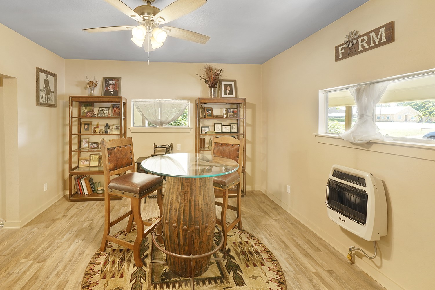 207 N Oneil Street Alvord TX 76225