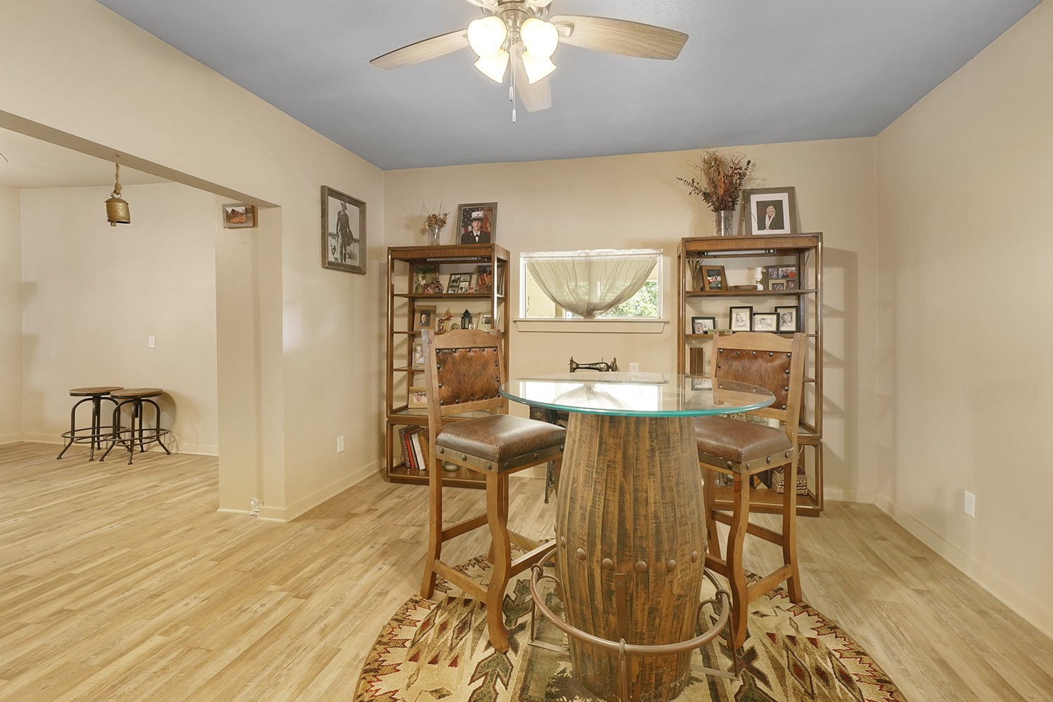 207 N Oneil Street Alvord TX 76225