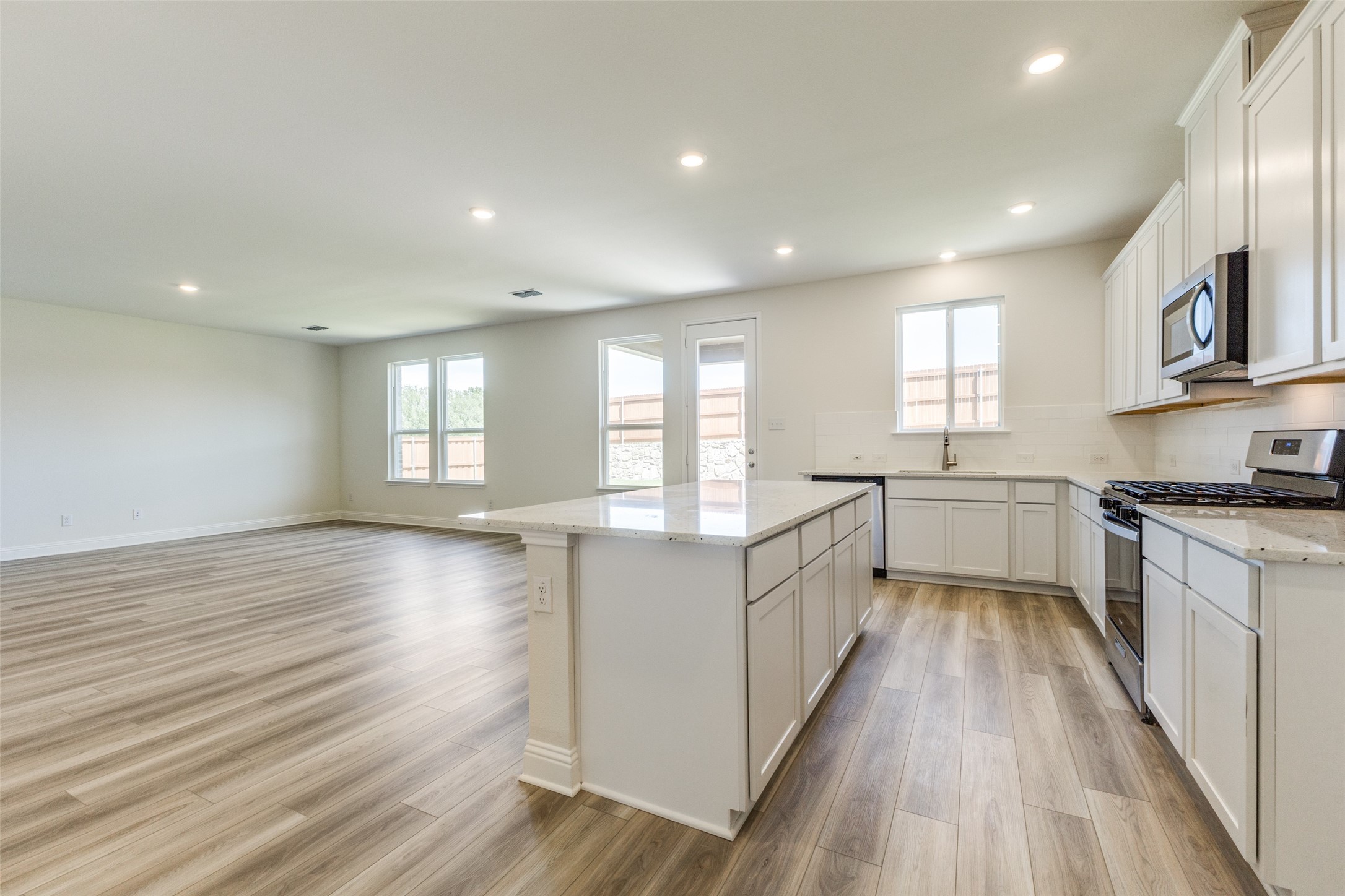 4050 Bedford Drive Crandall TX 75114
