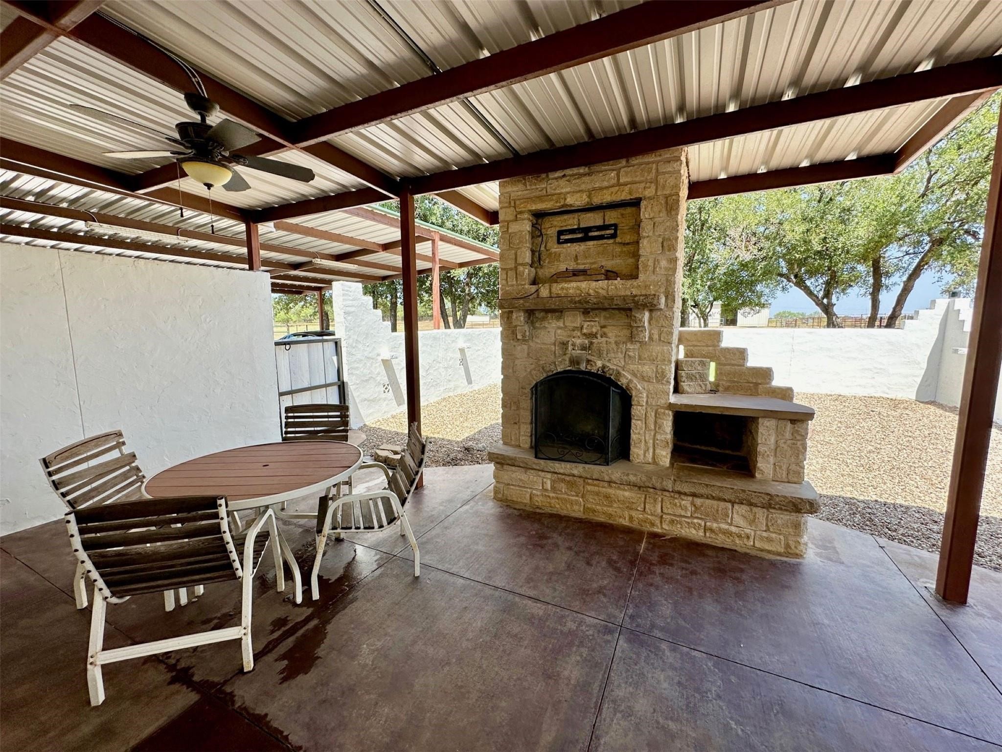 2901 Wind Mill Court Tolar TX 76476