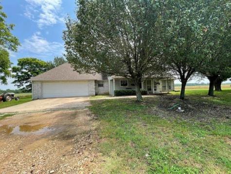 5035 Farm Road 196 S Blossom TX 75416