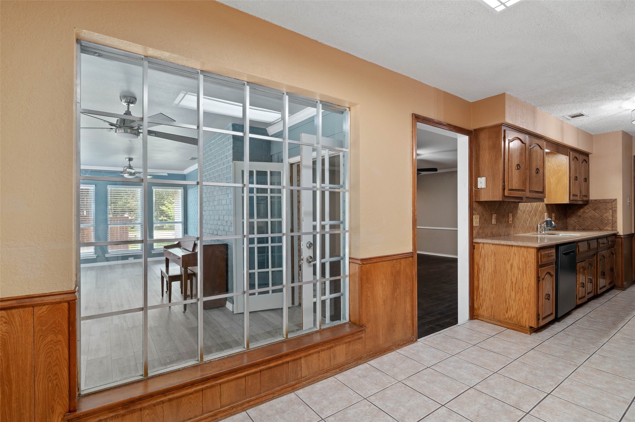 2005 Prince John Drive Grand Prairie TX 75050