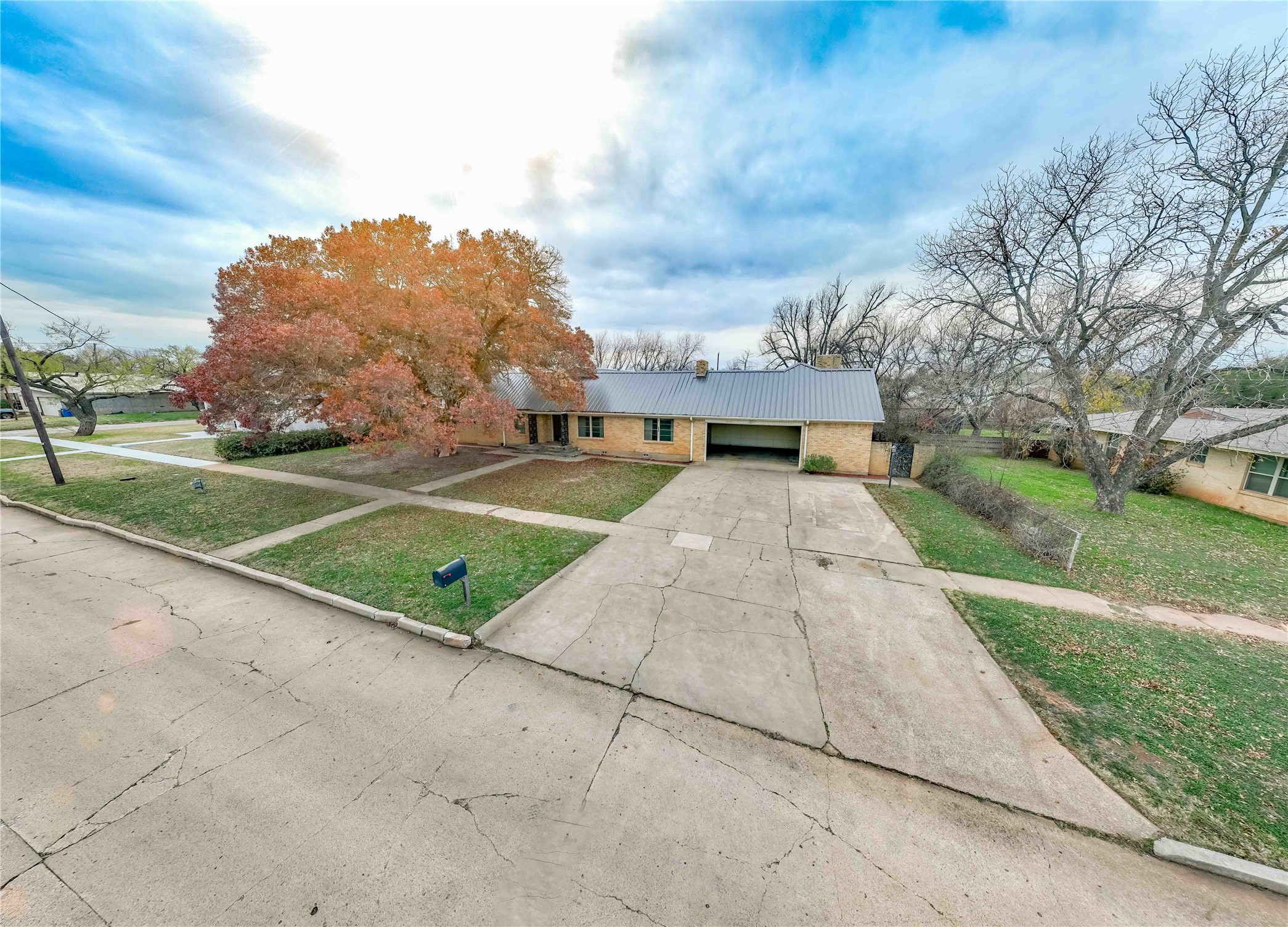 303 S Shelton Street Breckenridge TX 76424