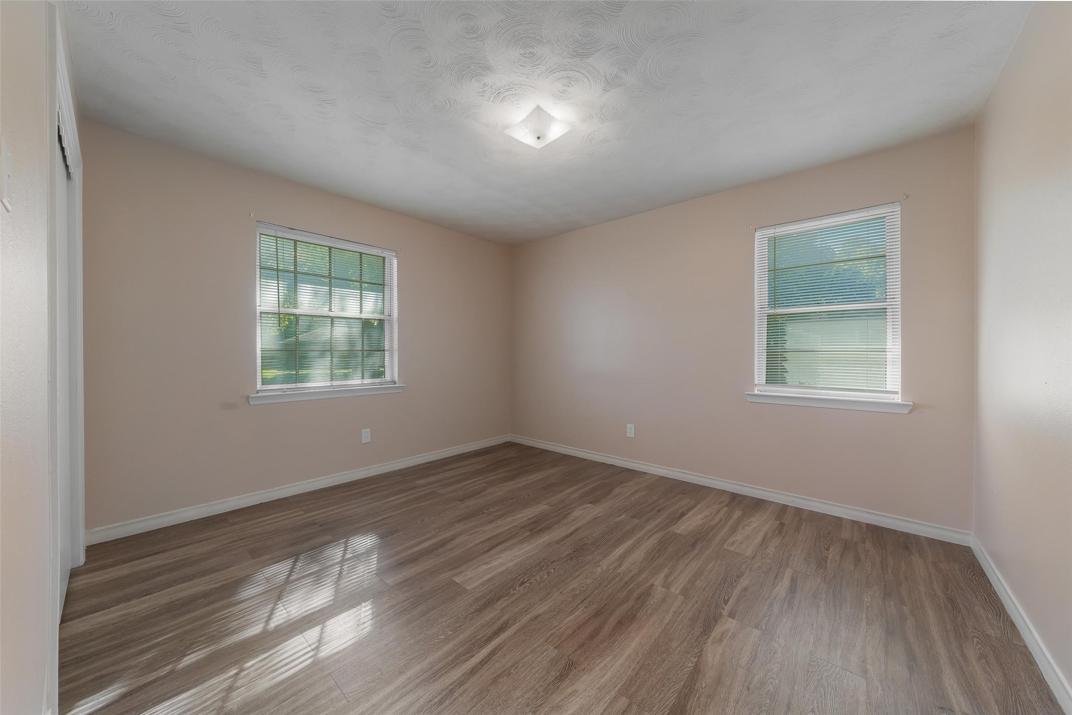 8461 Hunnicut Road Dallas TX 75228
