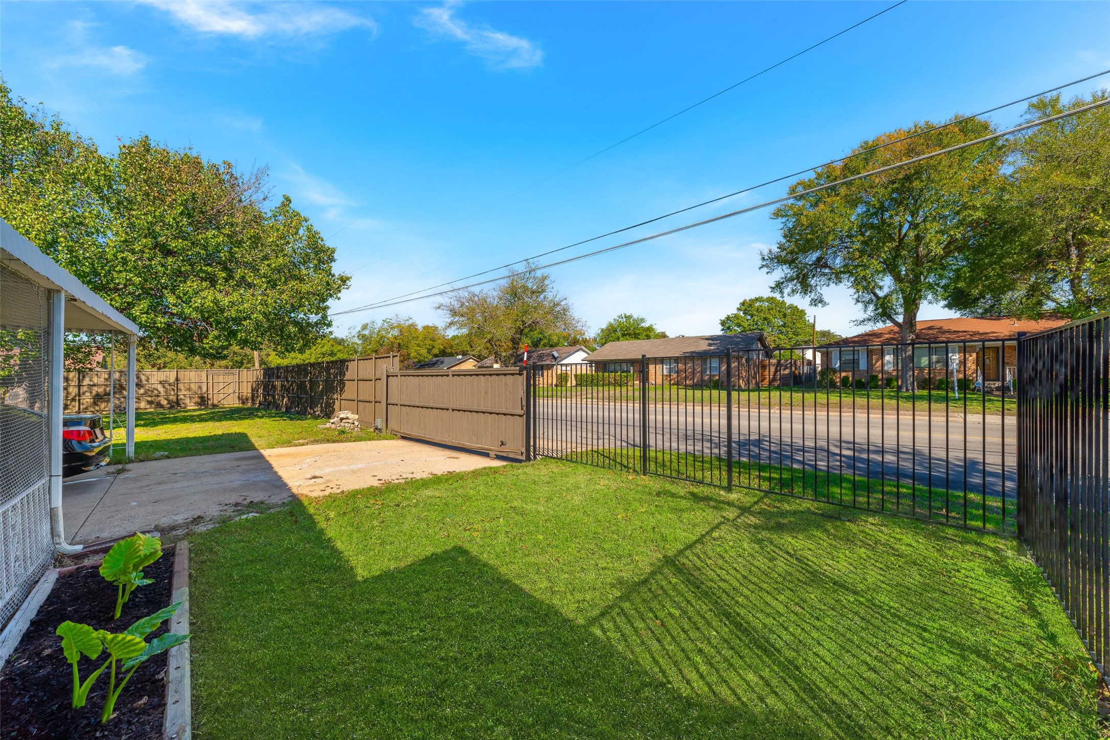 8461 Hunnicut Road Dallas TX 75228