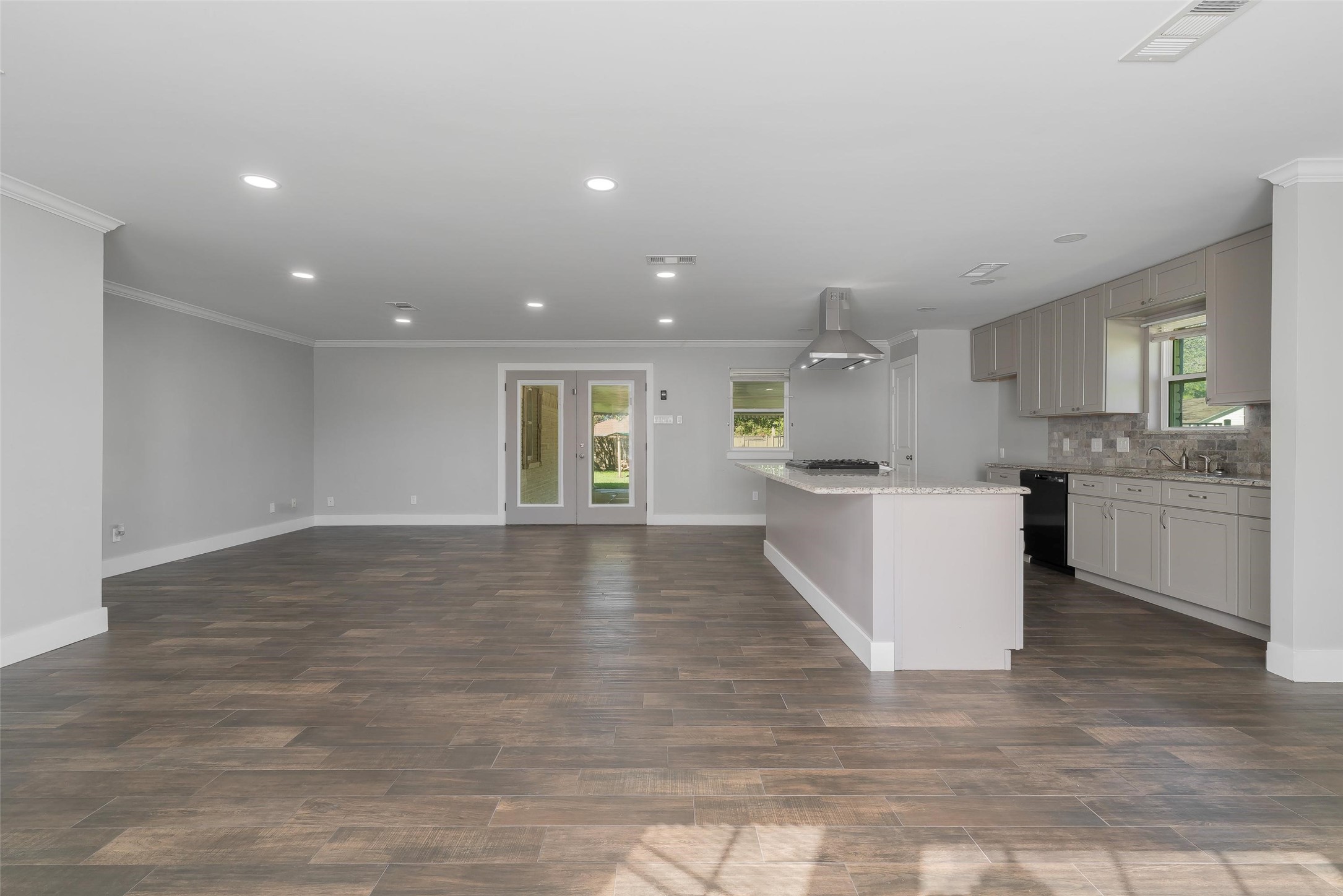 8461 Hunnicut Road Dallas TX 75228