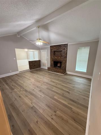 817 Lynne Lane Burleson TX 76028