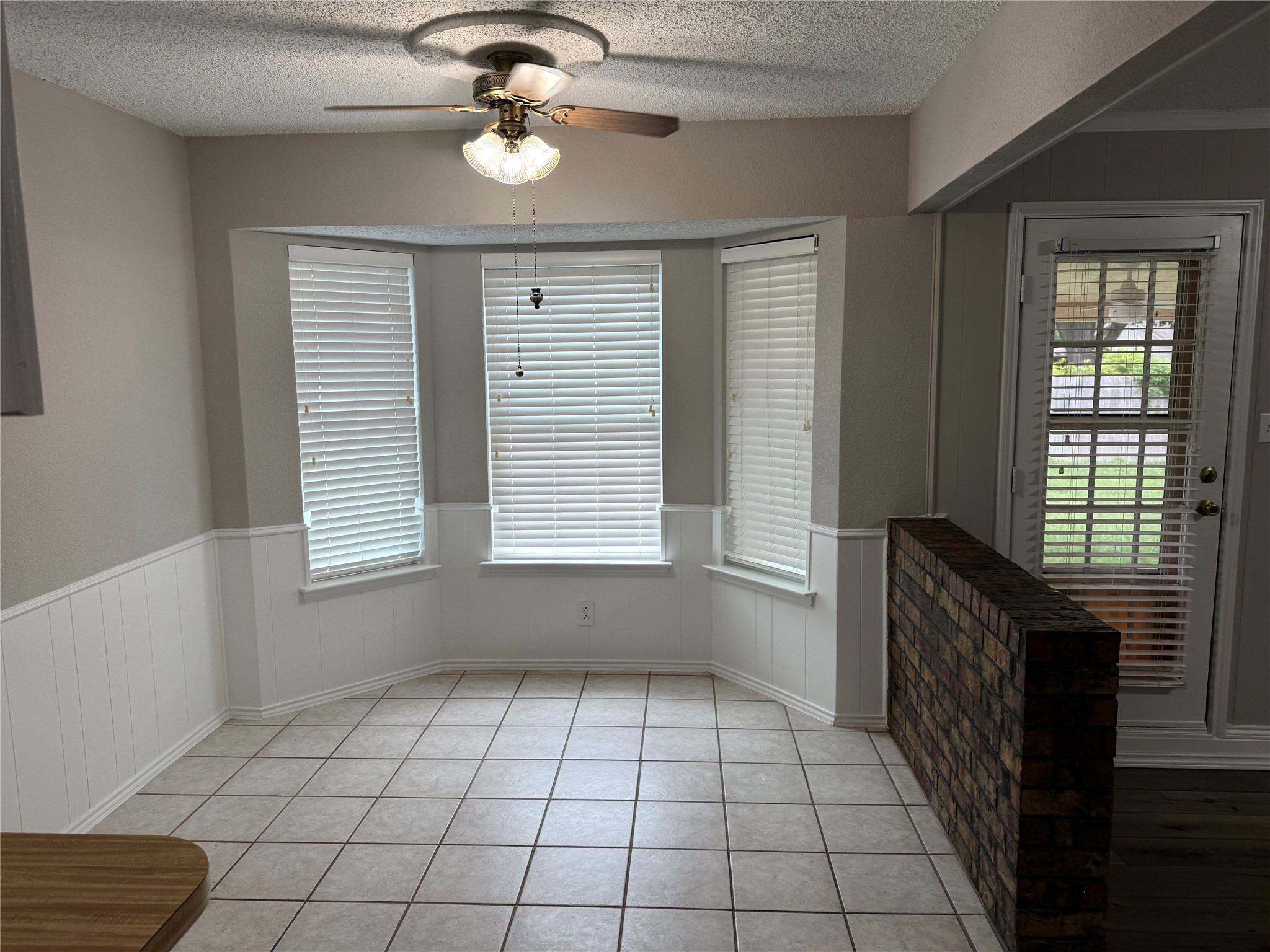 817 Lynne Lane Burleson TX 76028