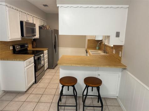 817 Lynne Lane Burleson TX 76028