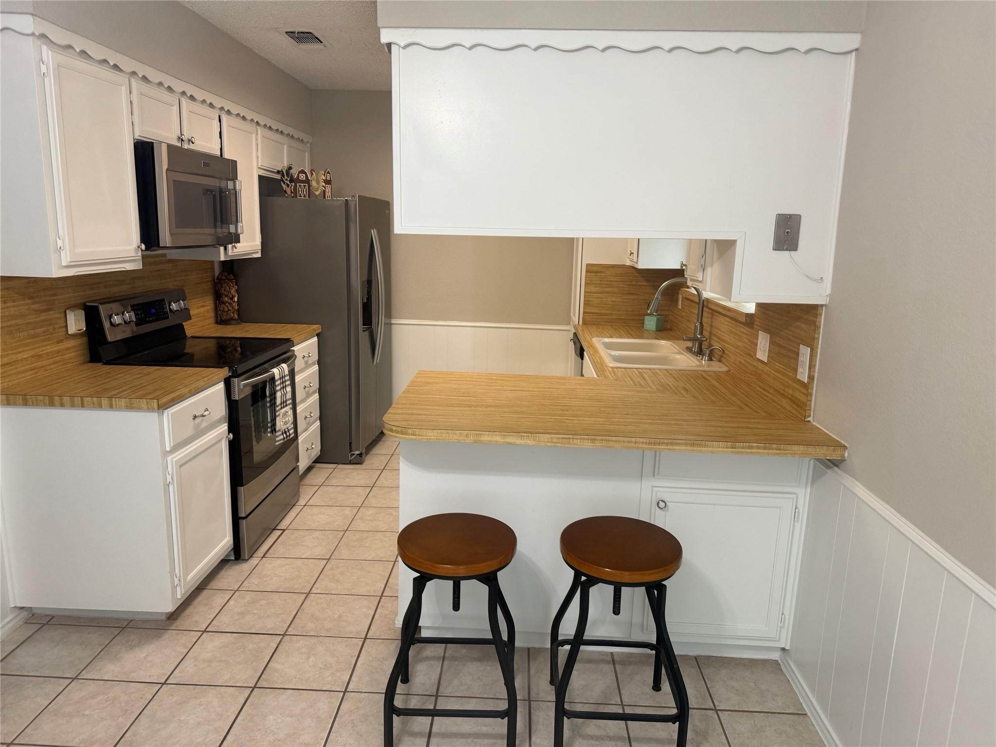 817 Lynne Lane Burleson TX 76028