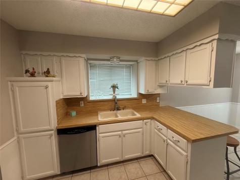 817 Lynne Lane Burleson TX 76028