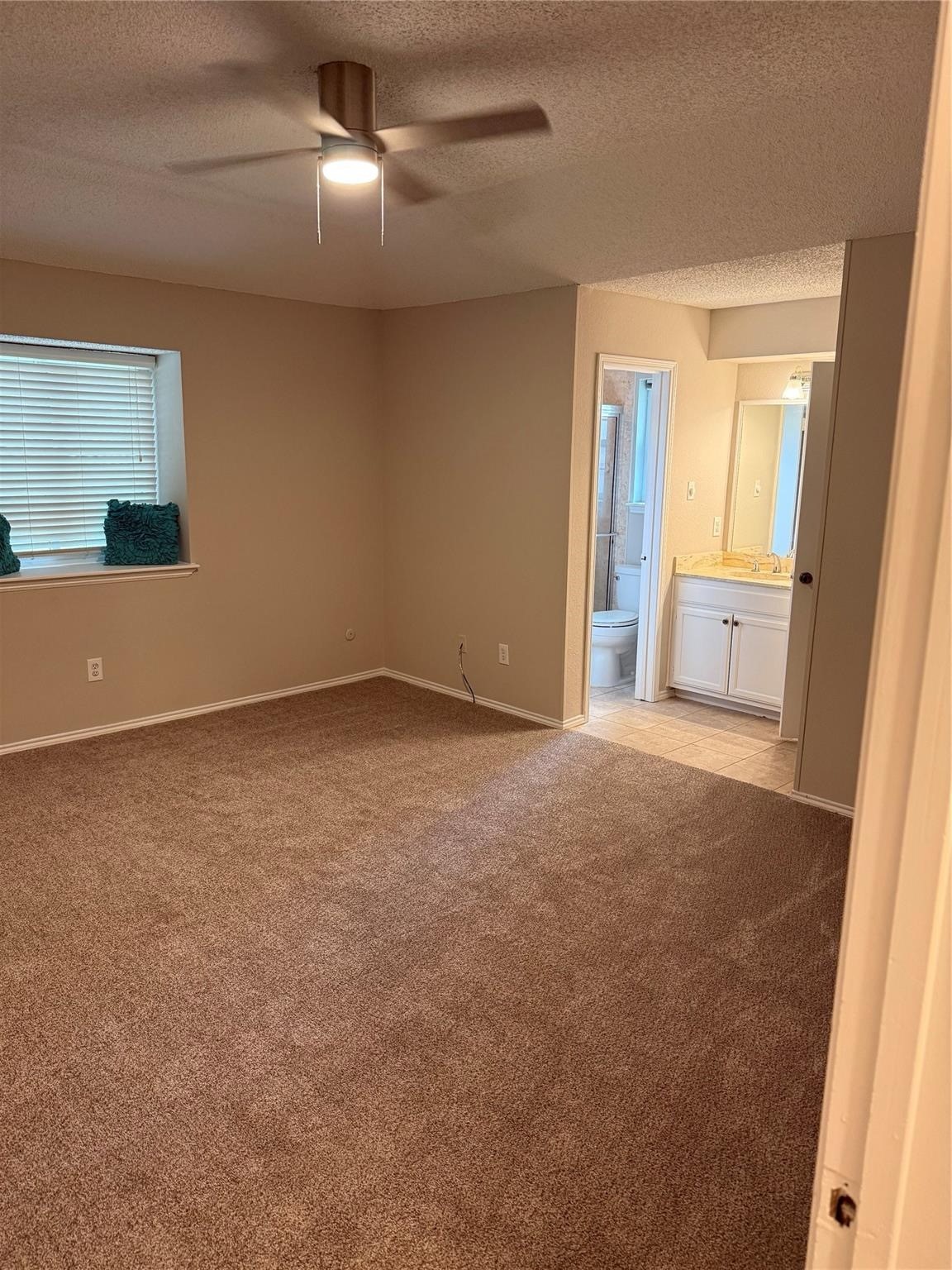 817 Lynne Lane Burleson TX 76028