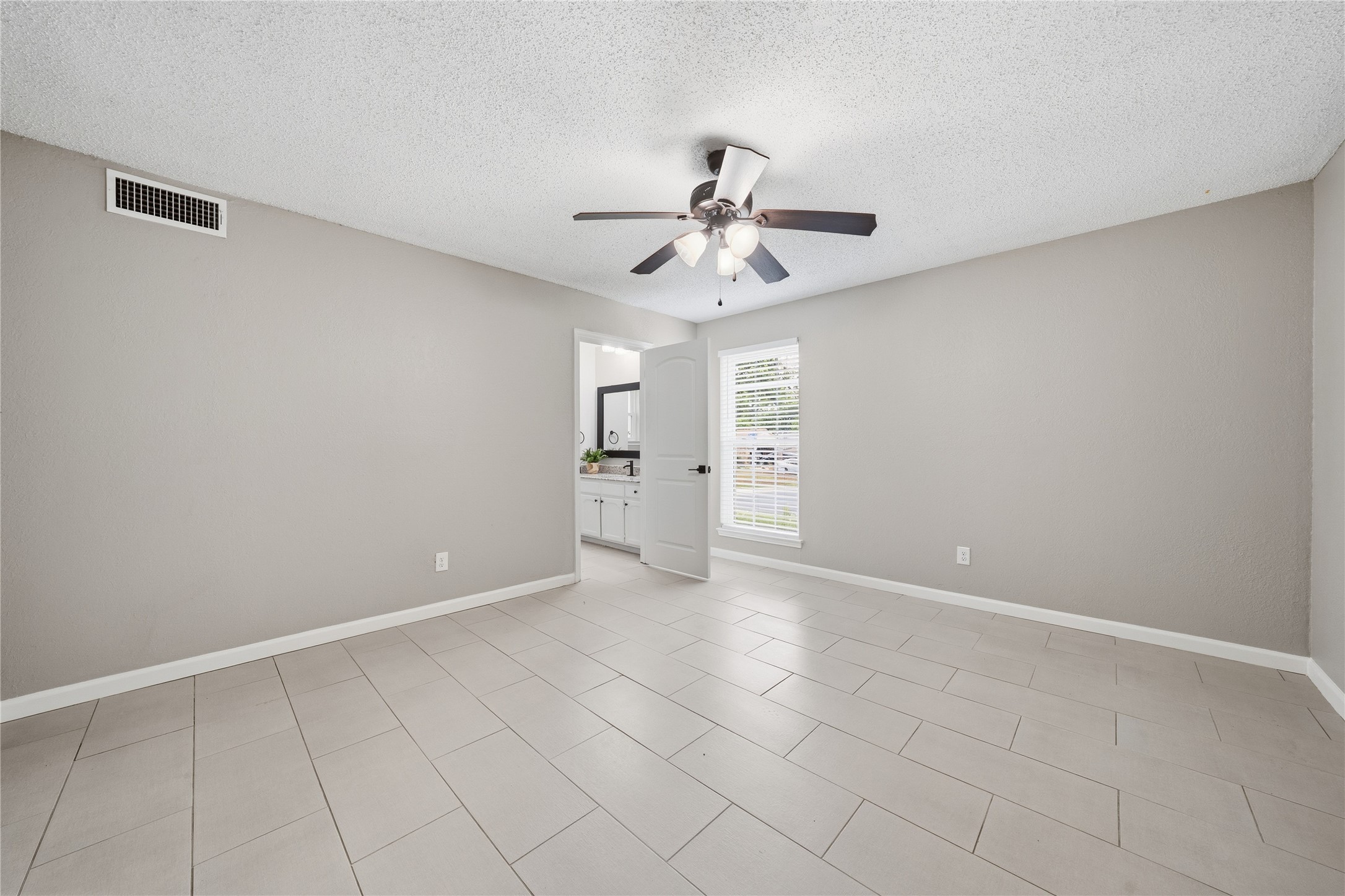 4723 Crest Drive Arlington TX 76017