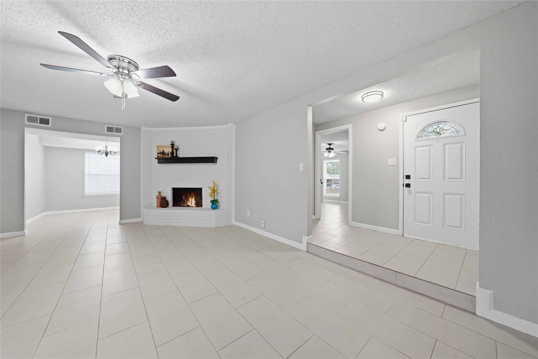 4723 Crest Drive Arlington TX 76017