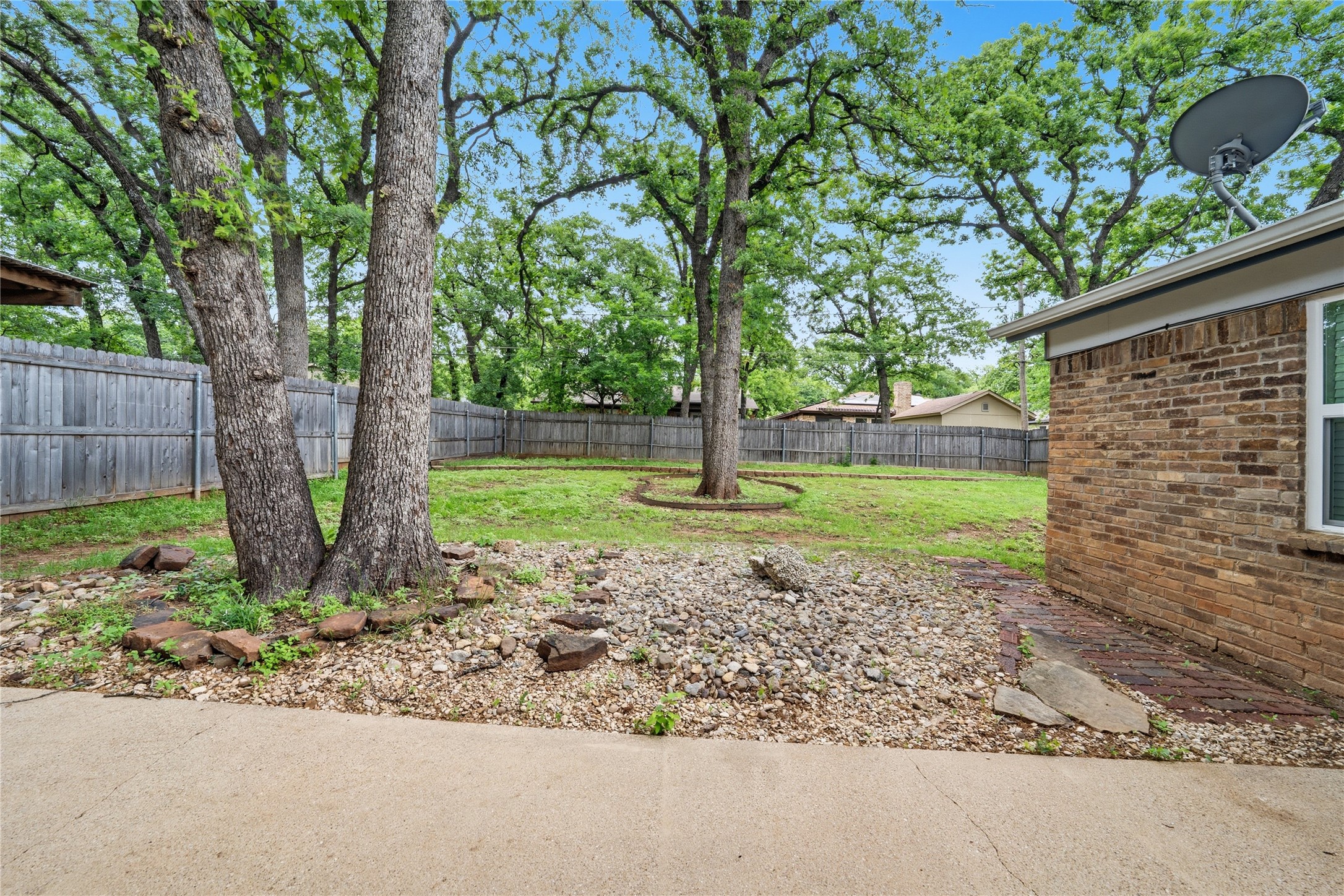 4723 Crest Drive Arlington TX 76017