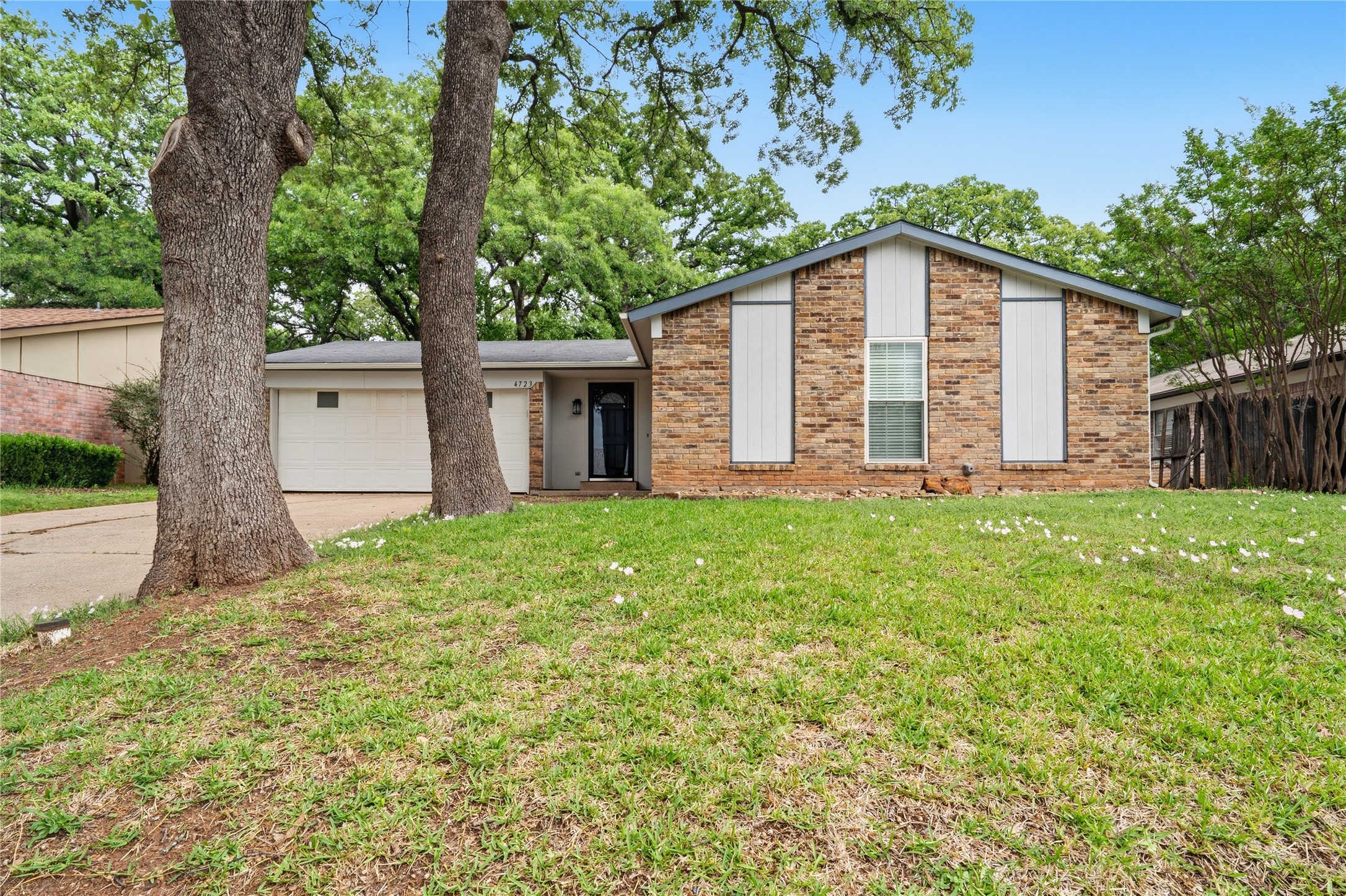 4723 Crest Drive Arlington TX 76017