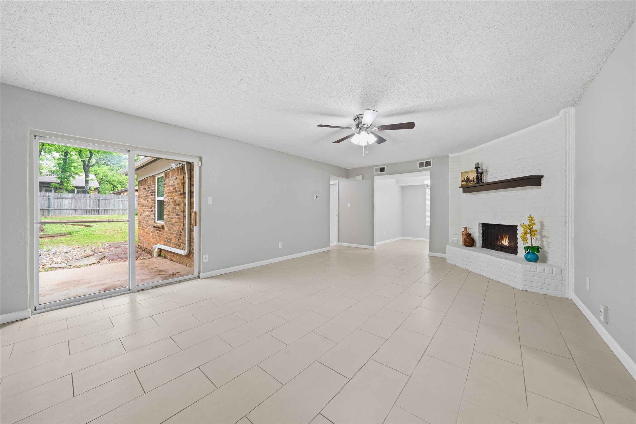 4723 Crest Drive Arlington TX 76017