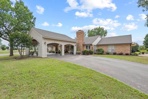 2017 S Village Drive Bonham TX 75418