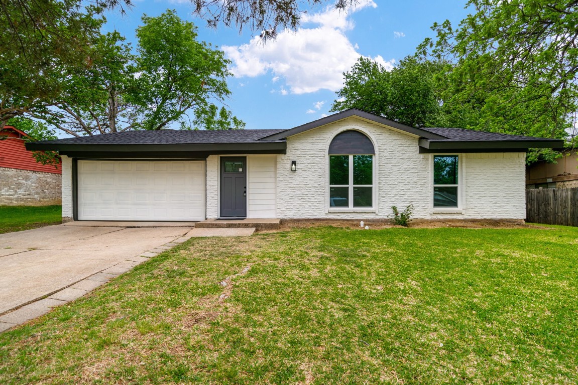 2011 Knollwood Lane Carrollton TX 75006