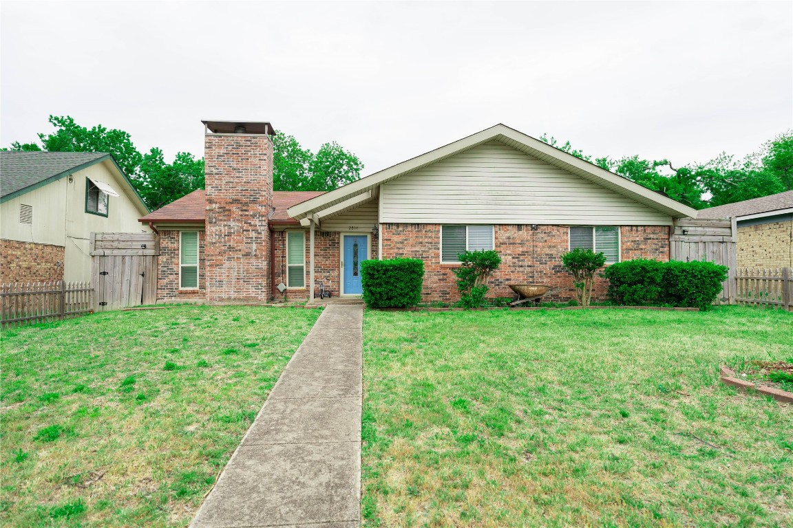 2814 Churchill Way Garland TX 75044
