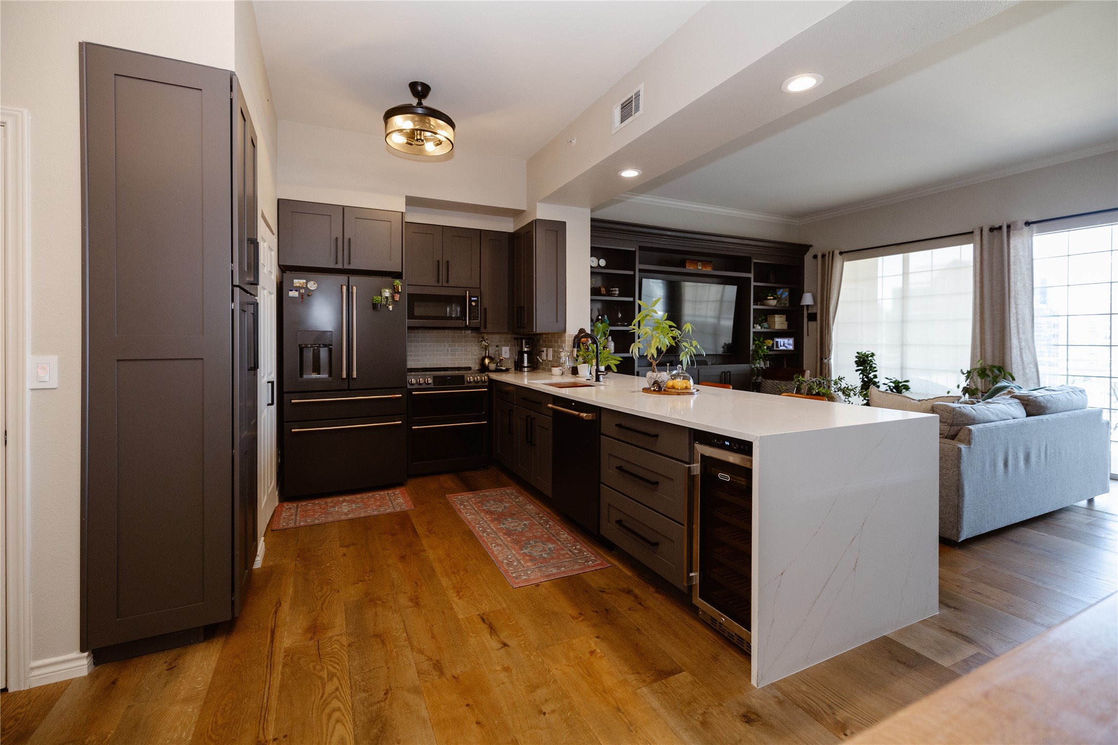 3225 Turtle Creek Boulevard Dallas TX 75219