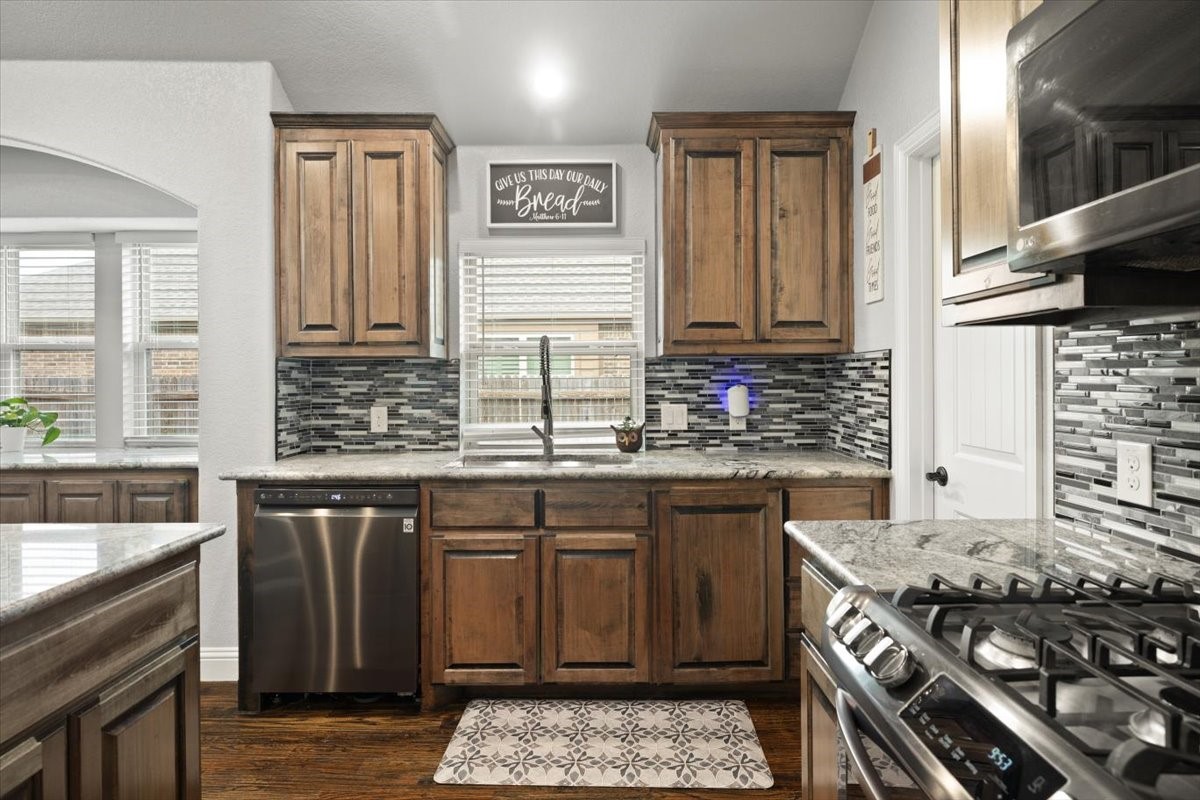 4302 Gleneagles Mansfield TX 76063