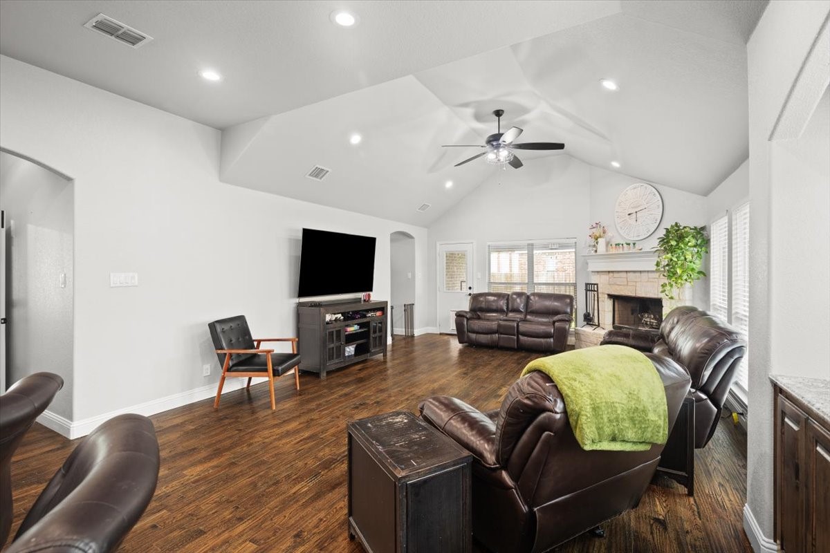 4302 Gleneagles Mansfield TX 76063