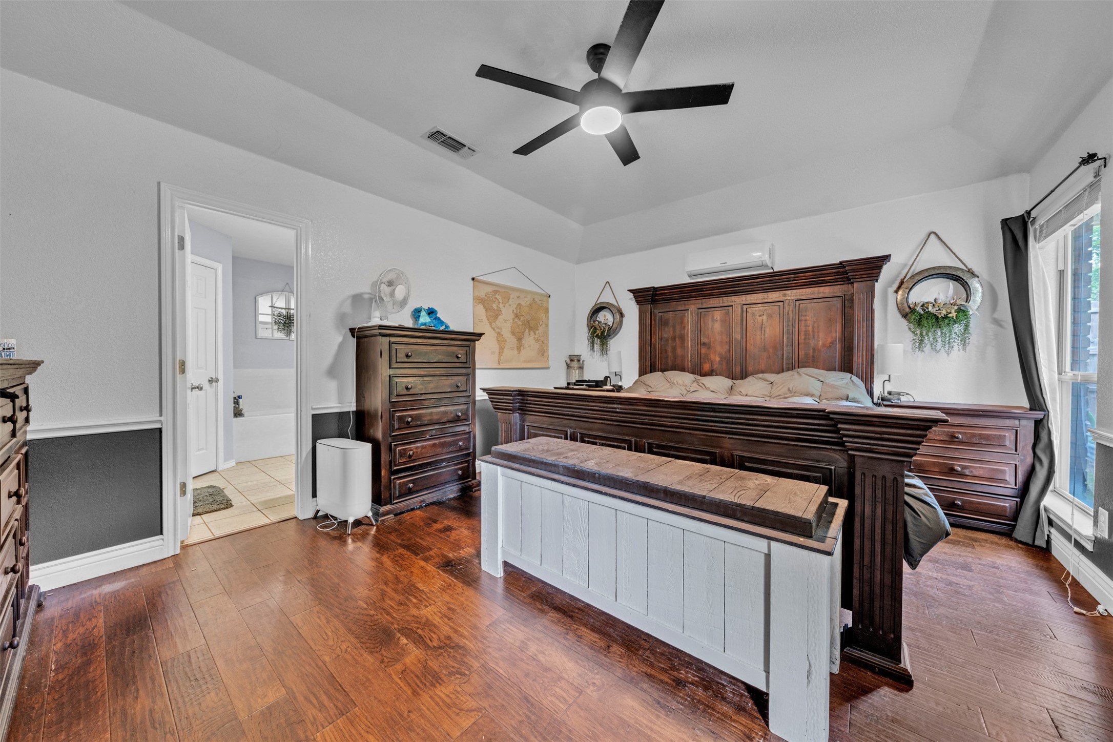 1557 Woodbee Court Azle TX 76020