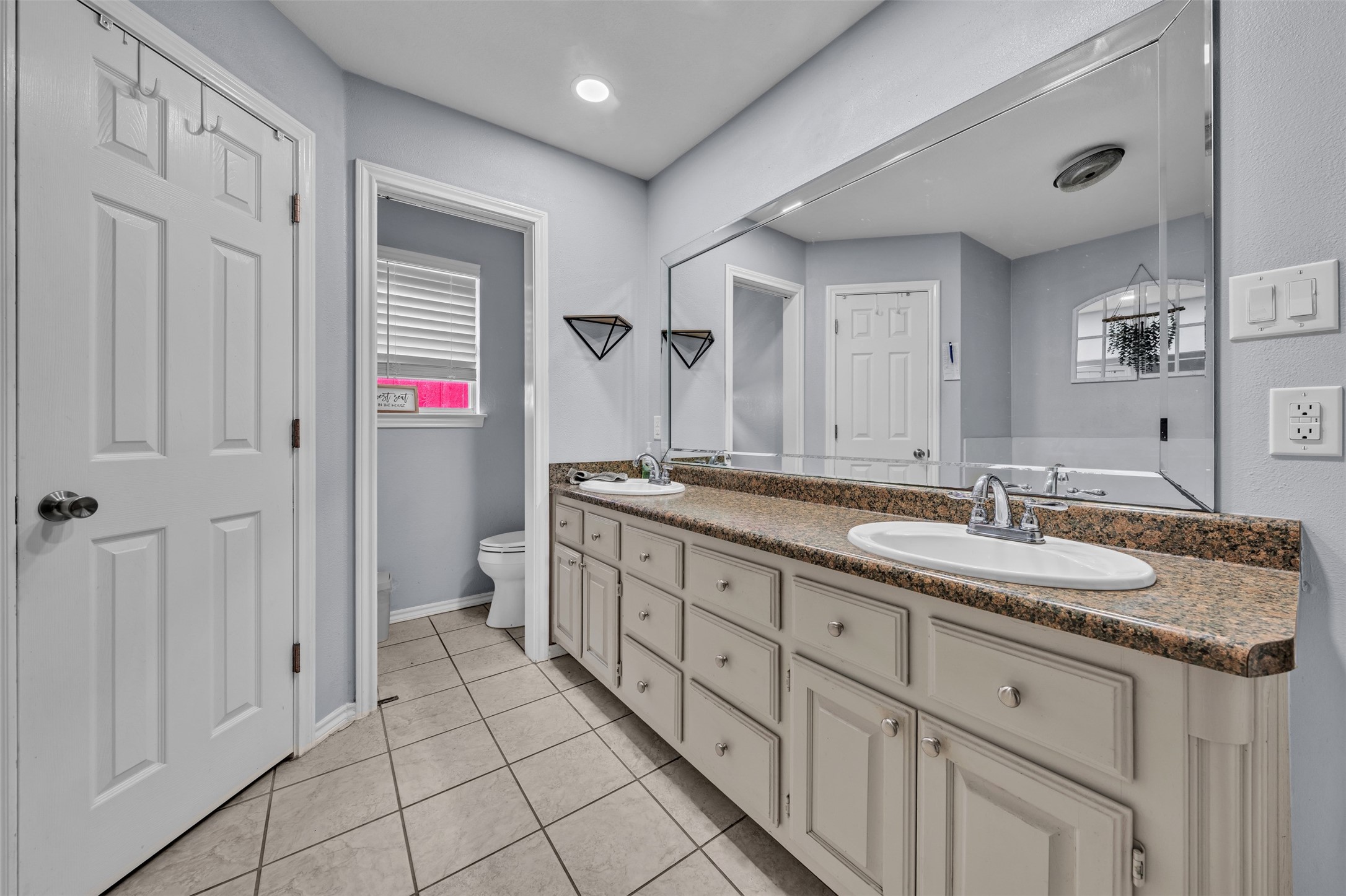 1557 Woodbee Court Azle TX 76020