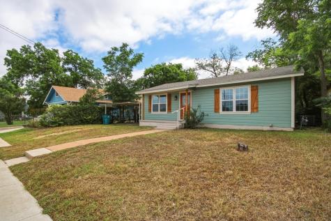 911 S Commercial Avenue Coleman TX 76834