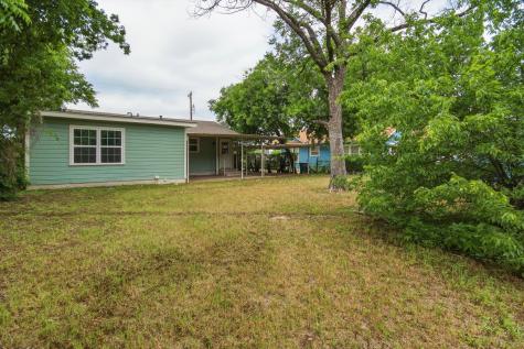 911 S Commercial Avenue Coleman TX 76834