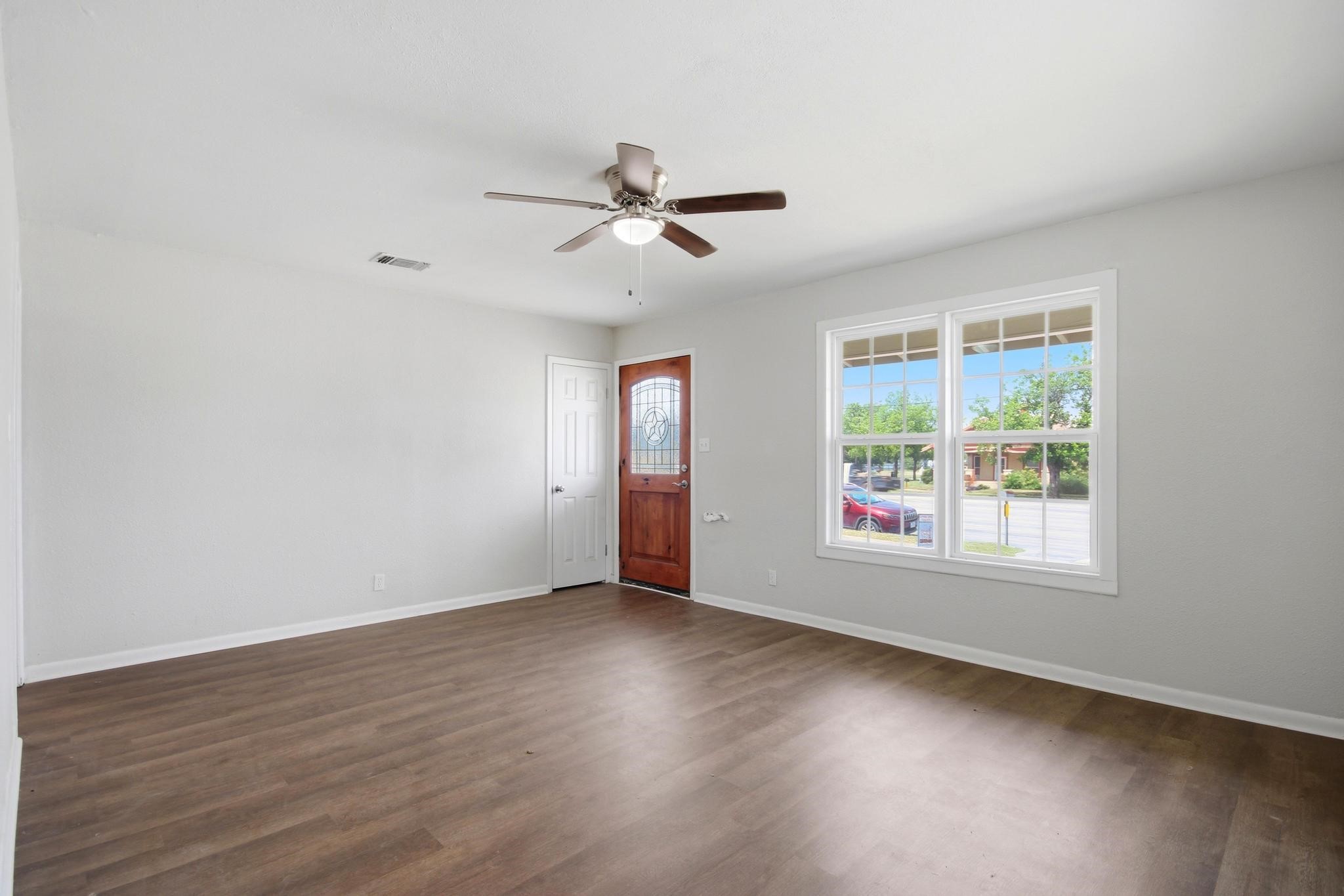 911 S Commercial Avenue Coleman TX 76834