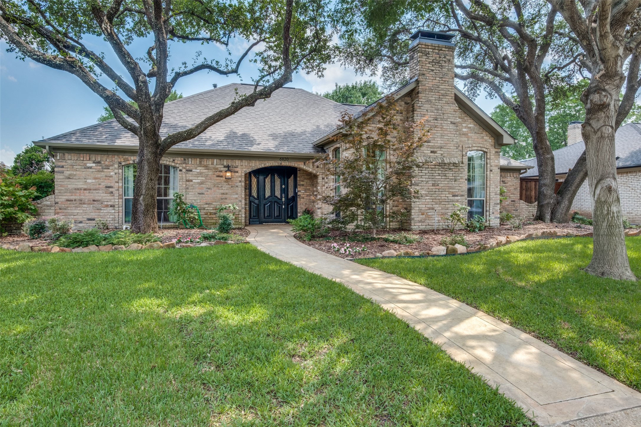 6820 Robin Willow Court Dallas TX 75248