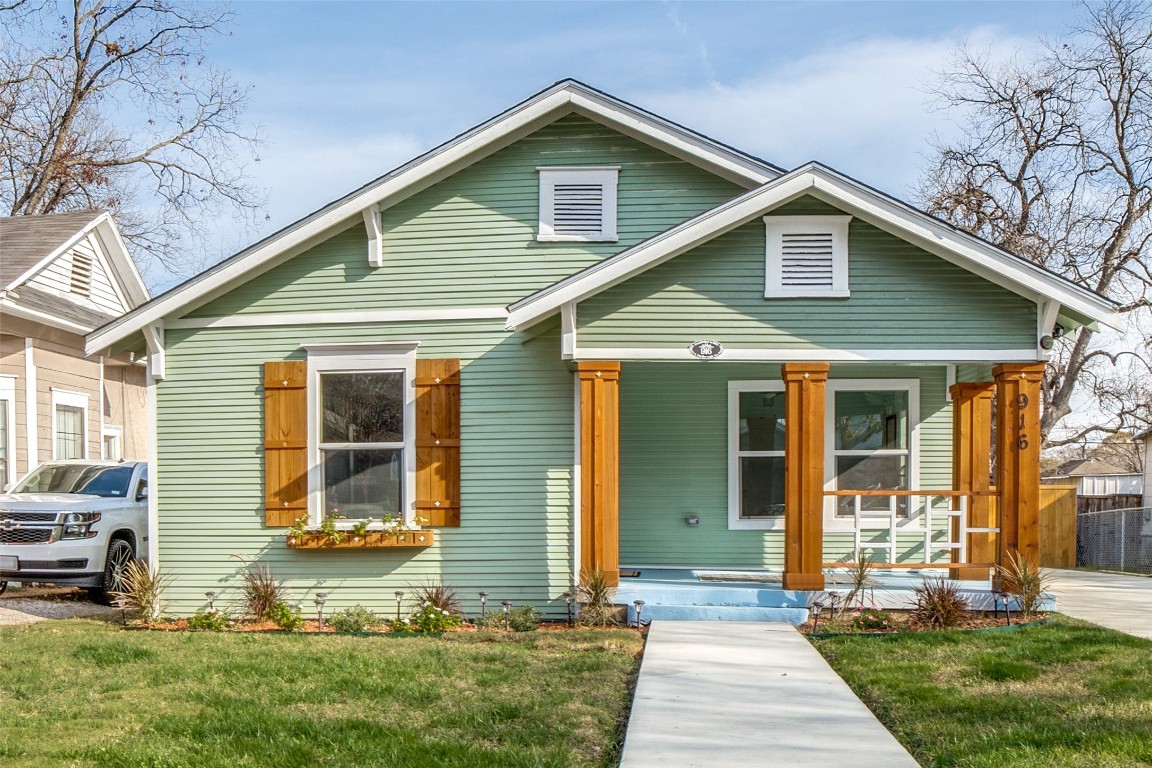 916 S Marlborough Avenue Dallas TX 75208