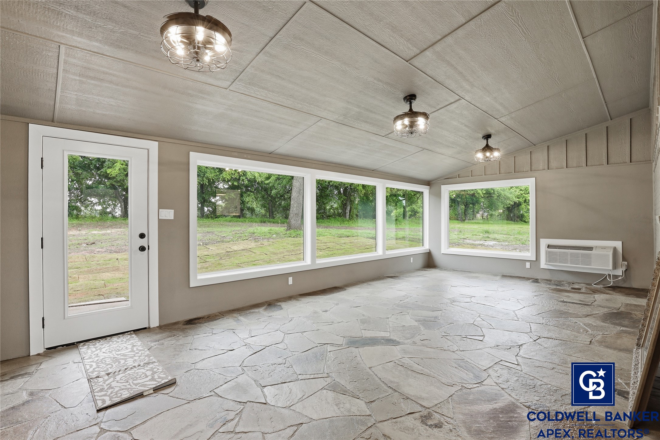11458 State Highway 171 Covington TX 76636