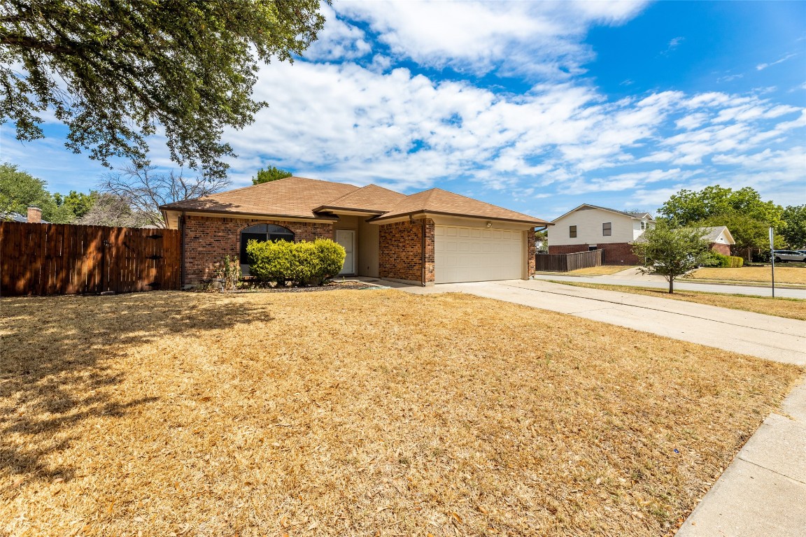 1100 Parkhill Avenue Saginaw TX 76179