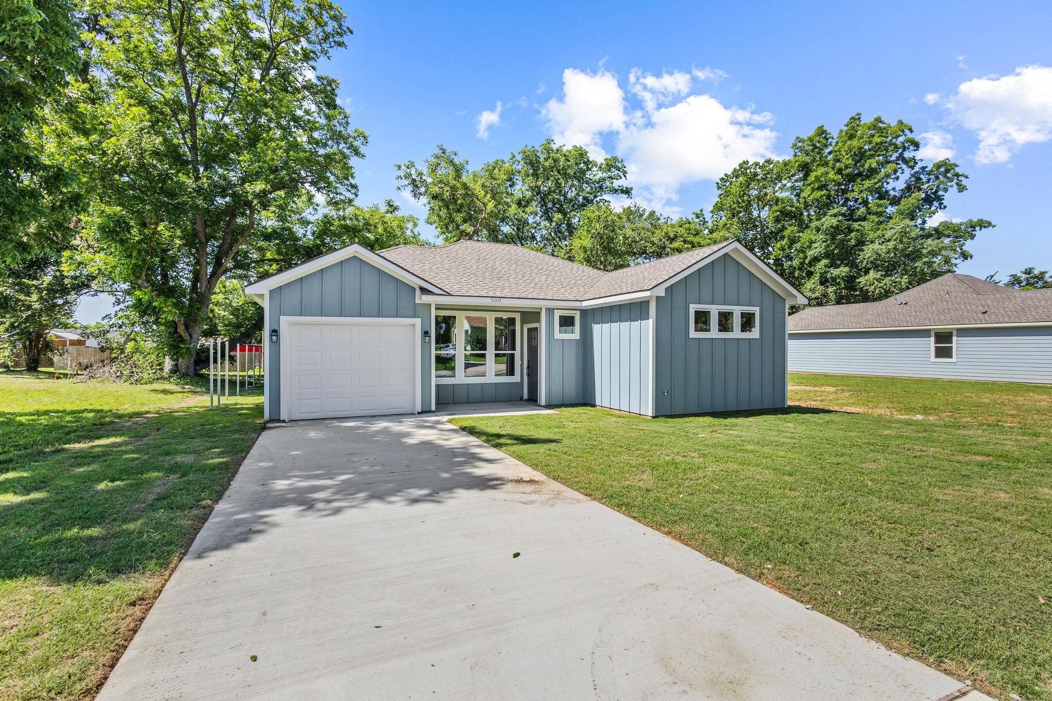 508 Florence Denison TX 75020
