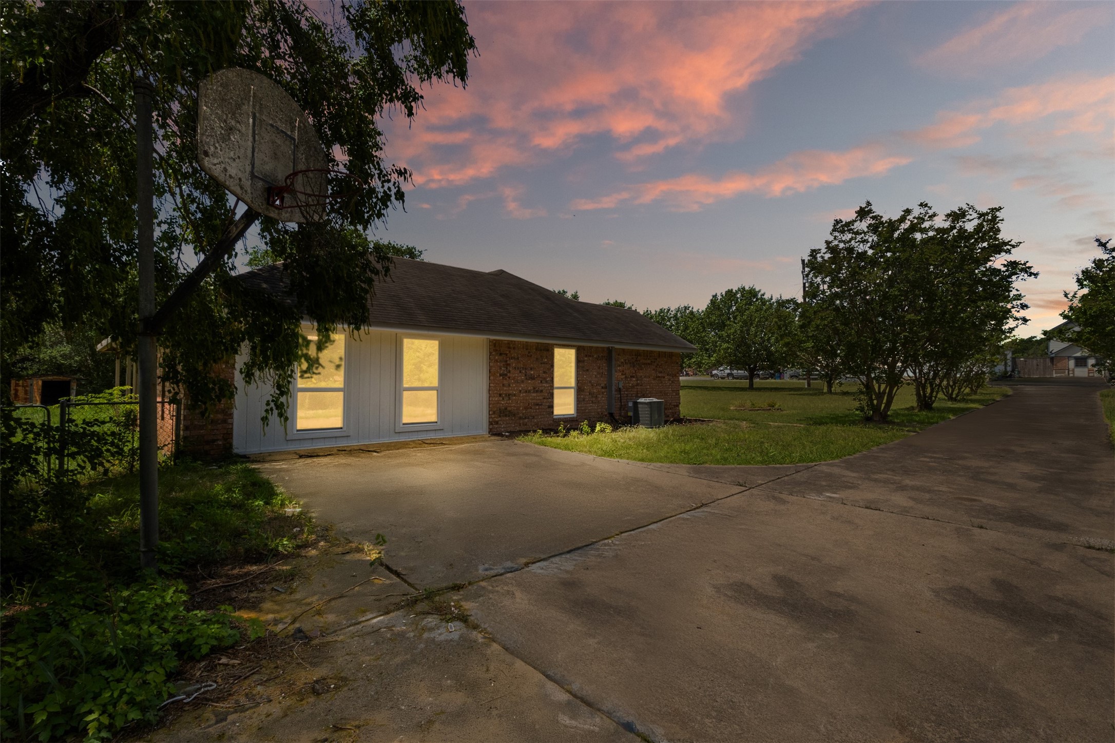 1940 Elmcreek Lane Midlothian TX 76065