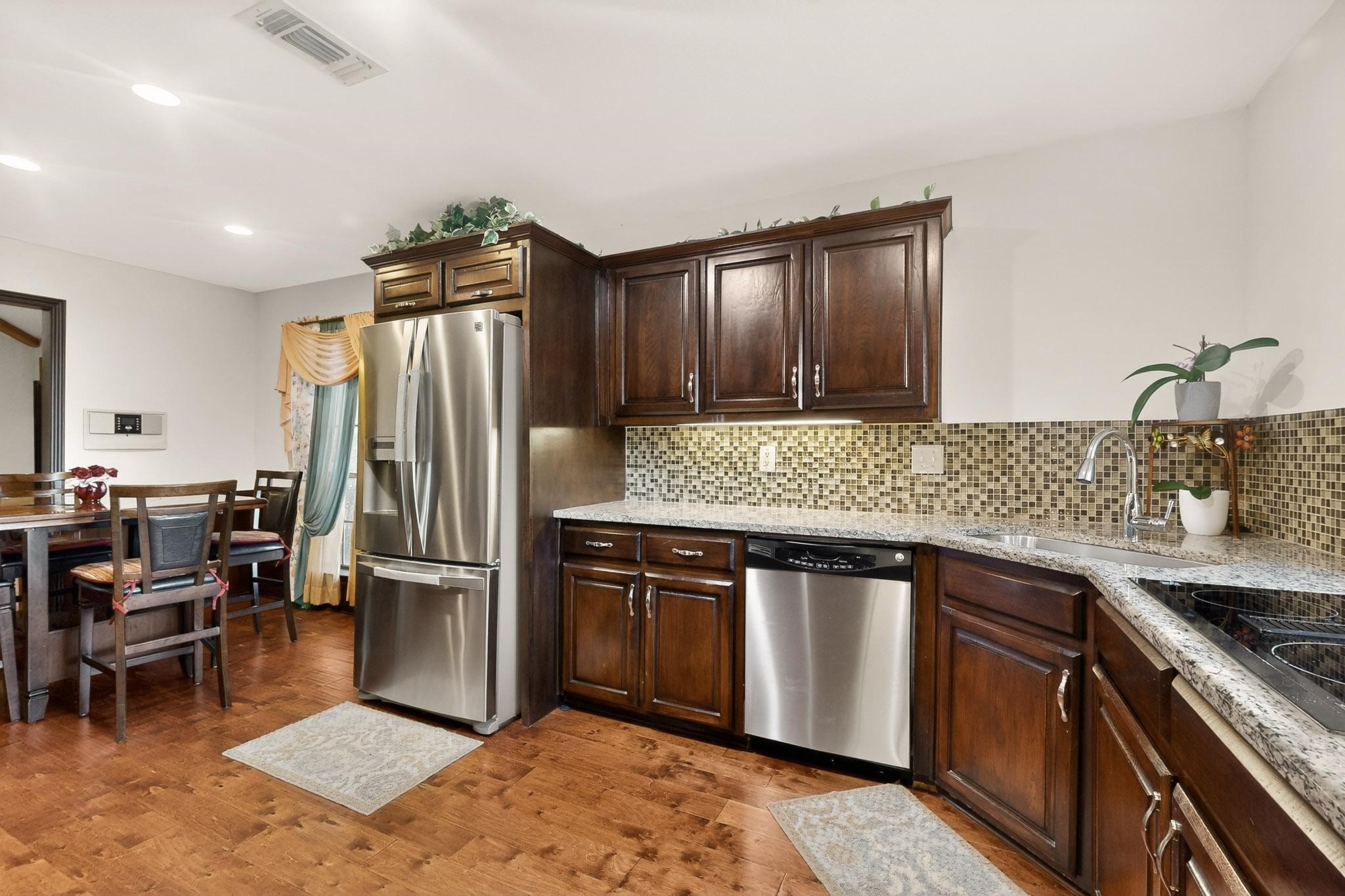 922 S Greenstone Lane Duncanville TX 75137