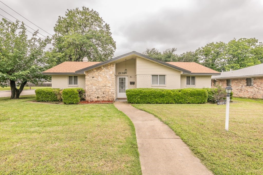 2138 Lemart Street Grand Prairie TX 75051