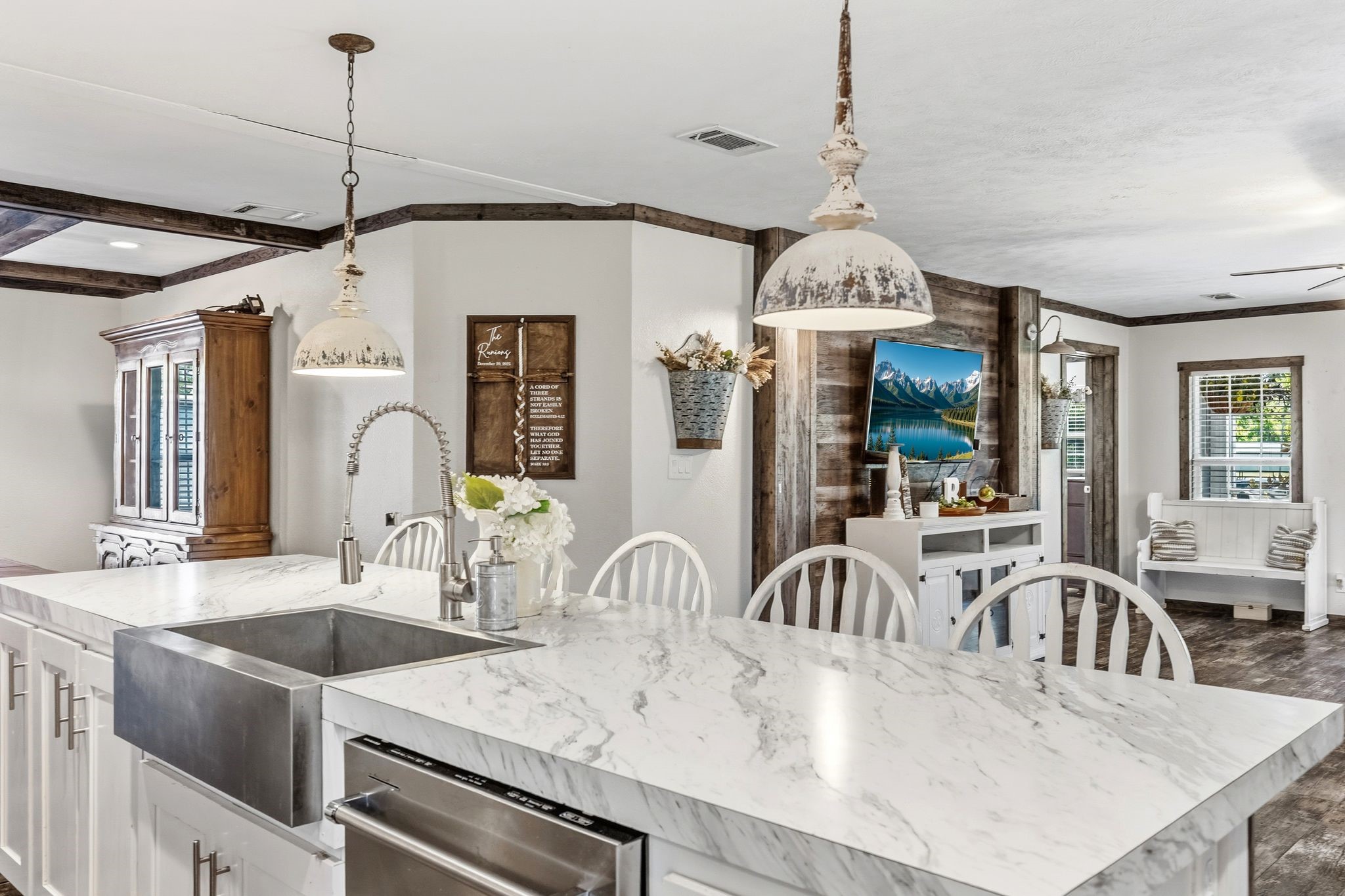 151 Hilltop Lane Emory TX 75440