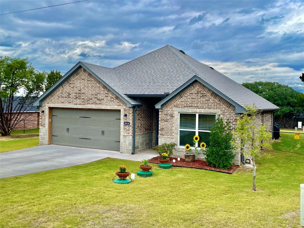 4916 Terlingua Drive Granbury TX 76048