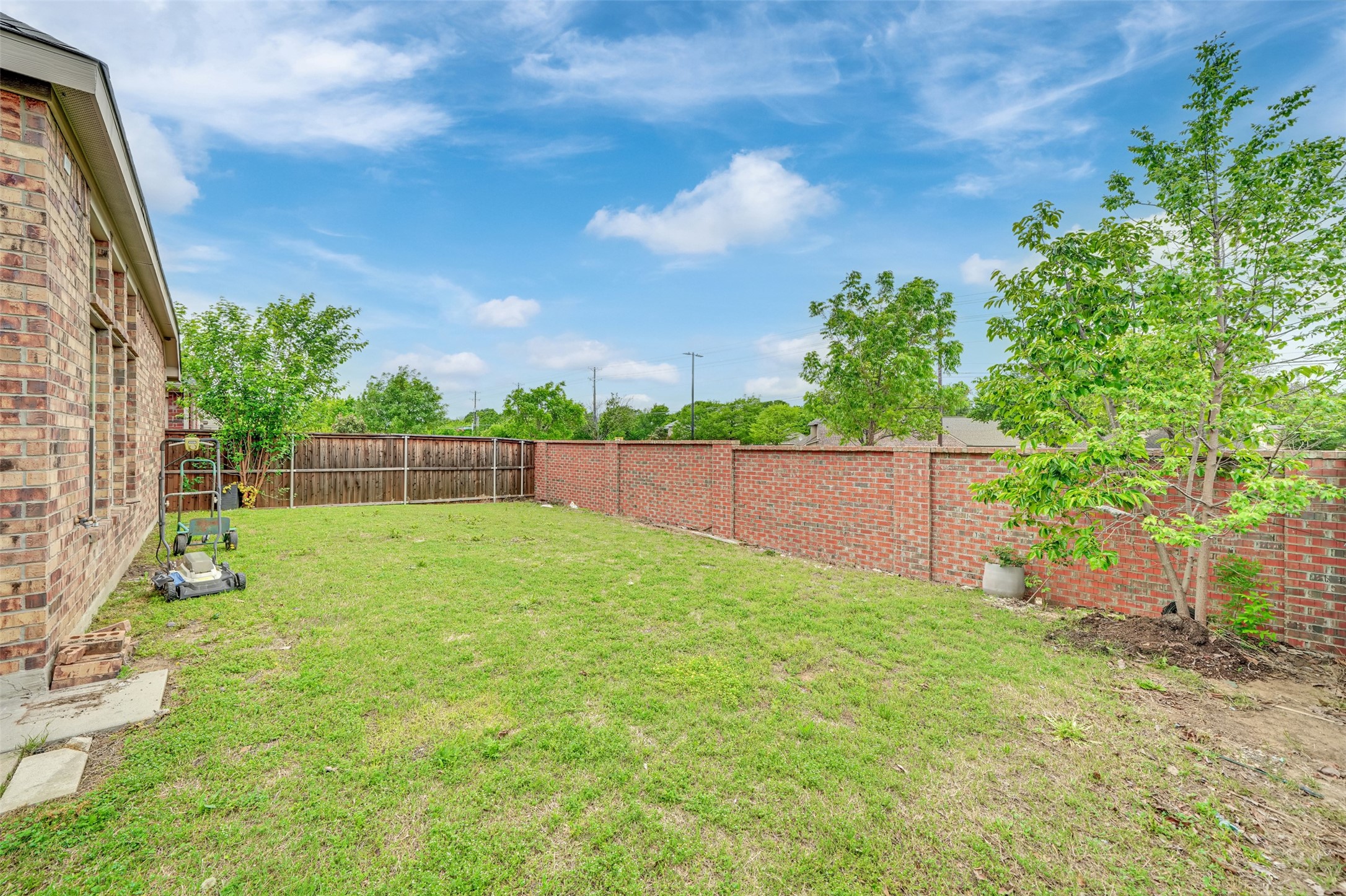 2725 Bechtol Street Garland TX 75042