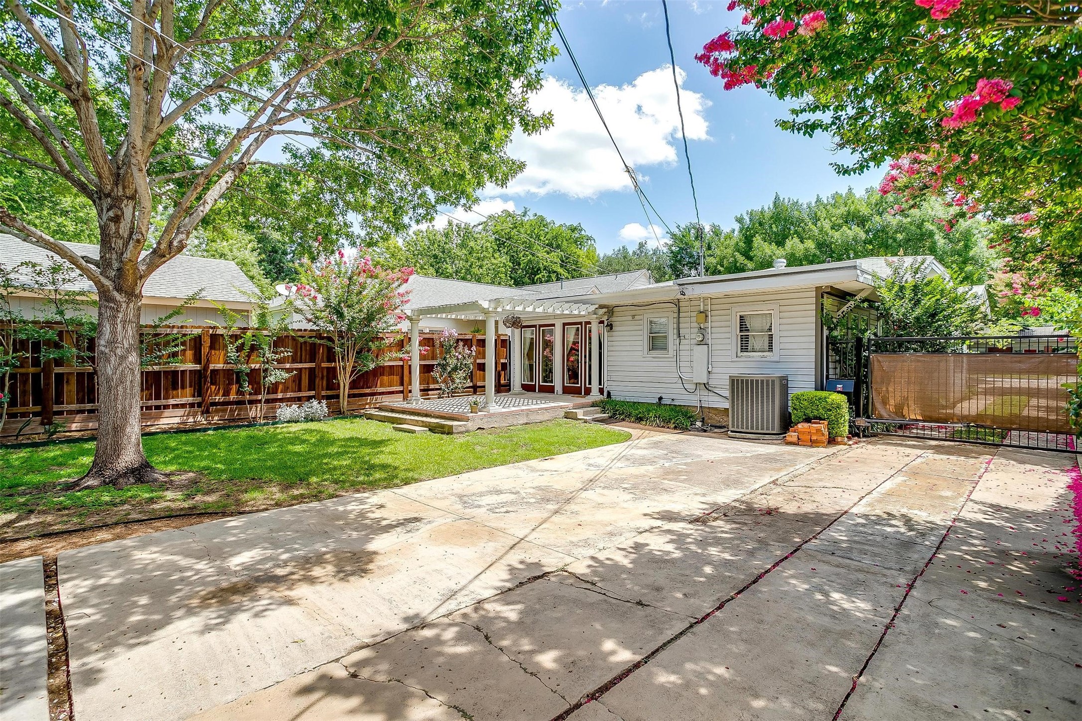 2012 Carleton Avenue Fort Worth TX 76107